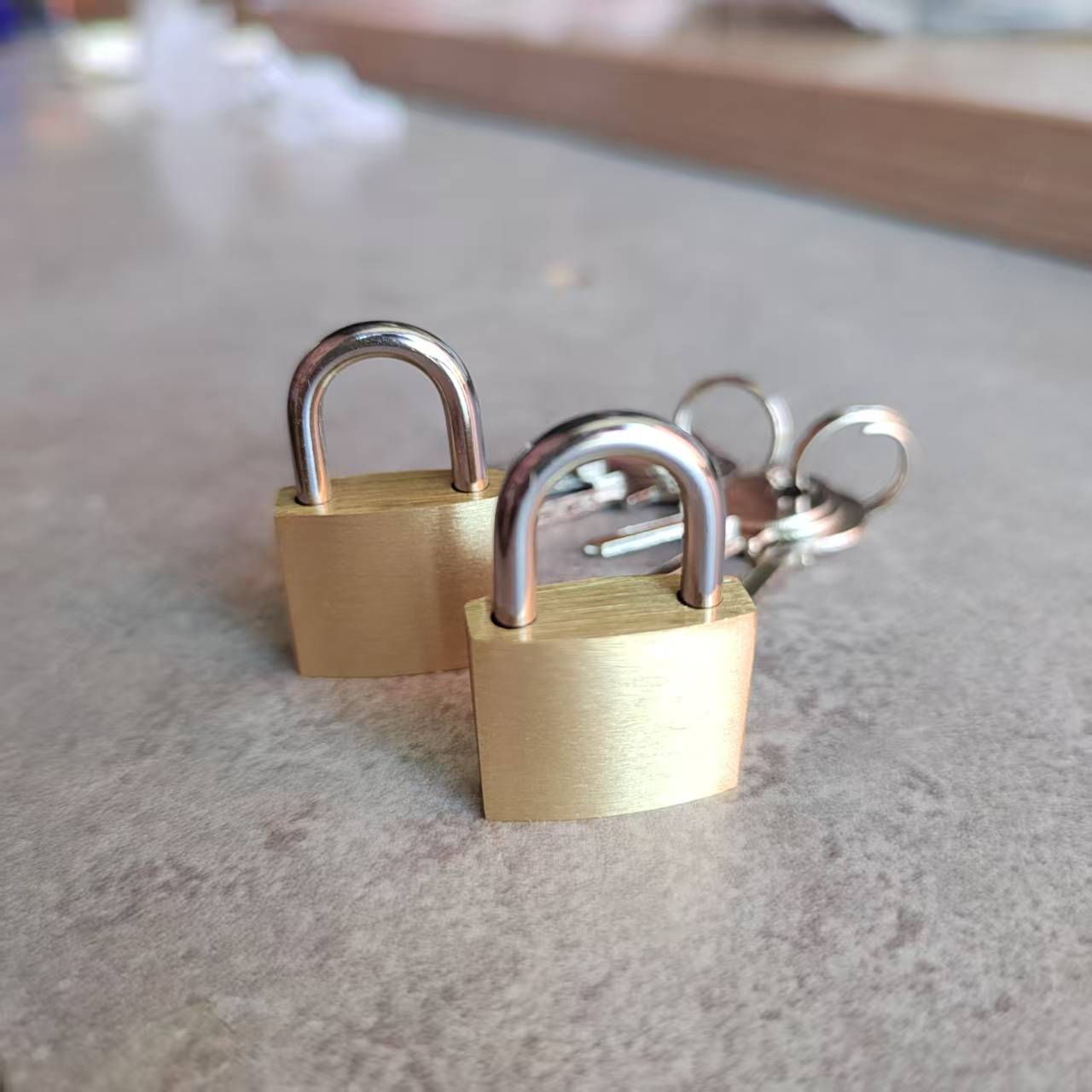 Brass Padlock with Keys, Small - Letter Opener Brass avis et prix